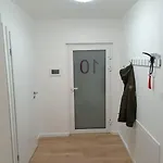 Daire Modernes Design-apartment In Zentrum Nahe Bahnhof Mit Garage & Kueche