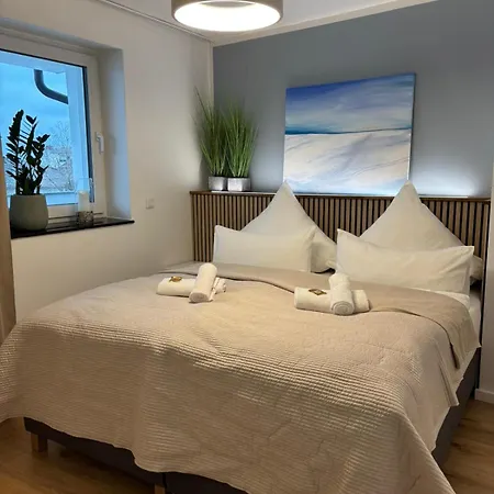 Appartement Modernes Design-apartment In Zentrum Nahe Bahnhof Mit Garage & Kueche *