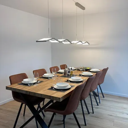 Modernes Design-apartment In Zentrum Nahe Bahnhof Mit Garage & Kueche Appartement