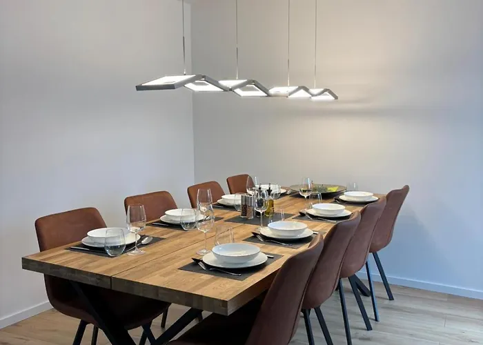 Modernes Design-apartment In Zentrum Nahe Bahnhof Mit Garage & Kueche Appartement
