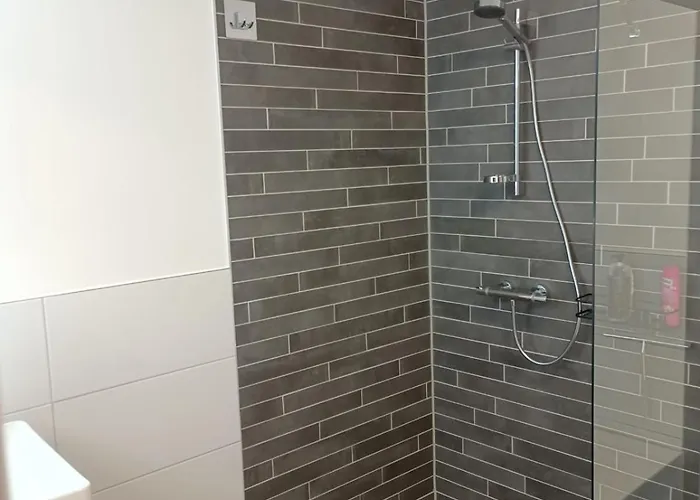 Appartement Modernes Design-apartment In Zentrum Nahe Bahnhof Mit Garage & Kueche Paderborn